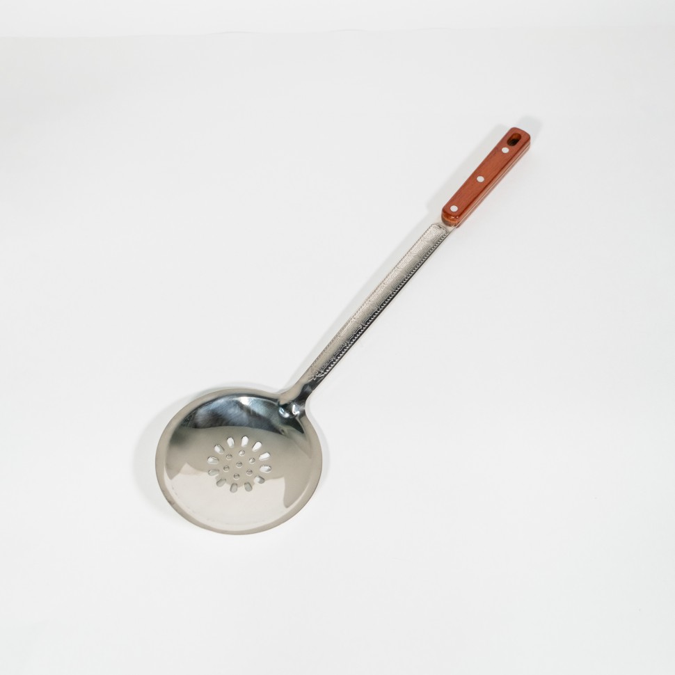 Шумовка с деревянной ручкой Узбекистан L460 D135