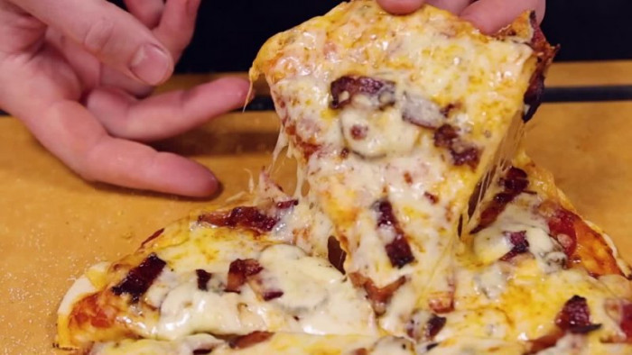 Толстый камень для пиццы, диаметр 38см Broil King-video